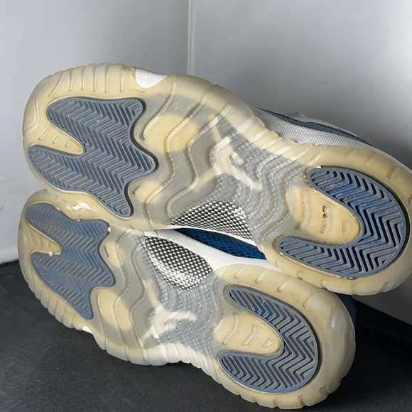 Nike Air Jordan 11 retro low snakeskin size 5Y no box CR6847-102